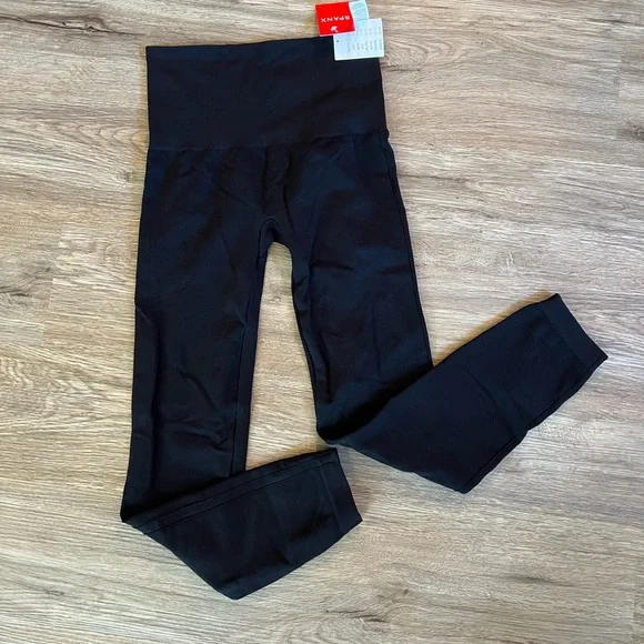 Black Spanx Seamless Leggings NWT size M (6-8) - Picture 3 of 9
